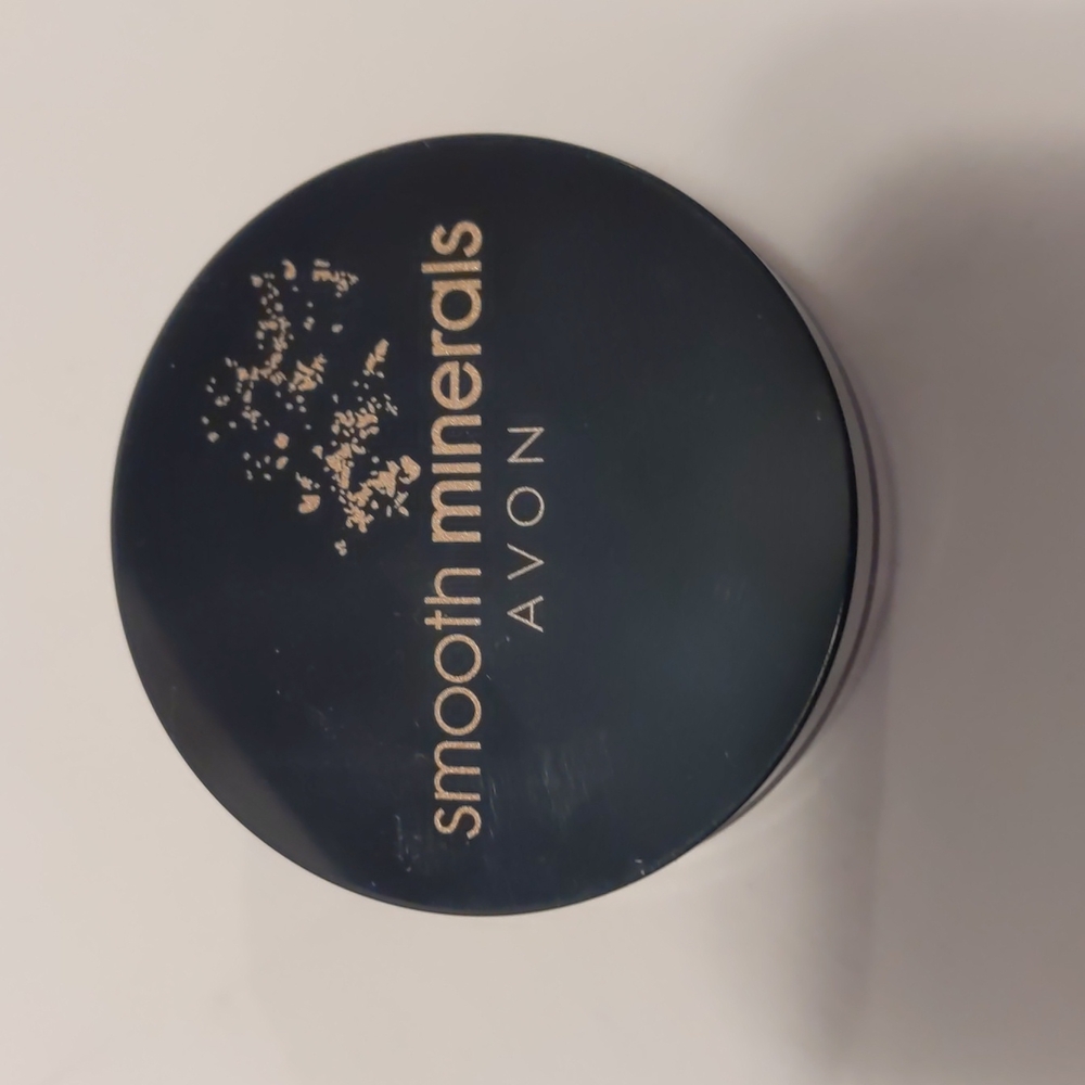 Avon Smooth Minerals Powder Foundation Bronze New In Box 3.5 g net wt 0.12 oz - Picture 6 of 9